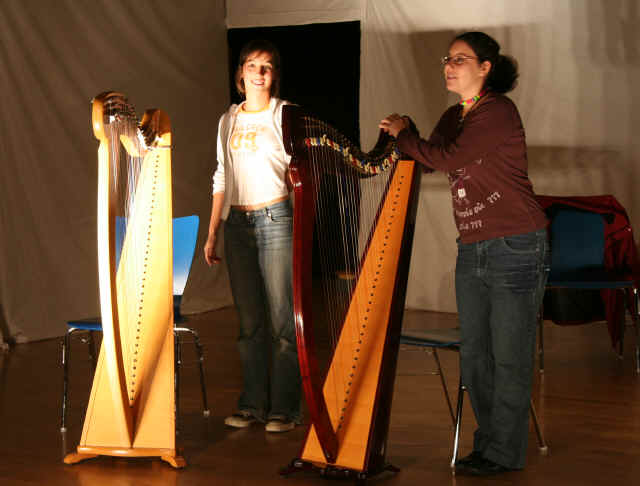 Le duo de harpes par 2 jeunes filles d'Ancennis Le duo de harpes par 2 jeunes filles d'Ancennis