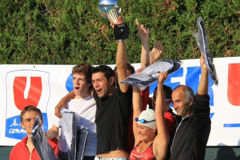 Podium des 24 heures de natation Podium des 24 heures de natation